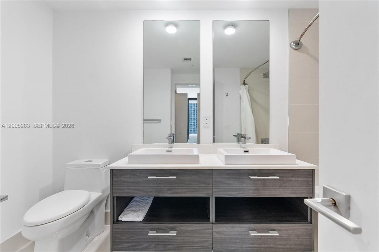 45 SW 9th St , Unit 1005, Miami, FL 33130 Photo