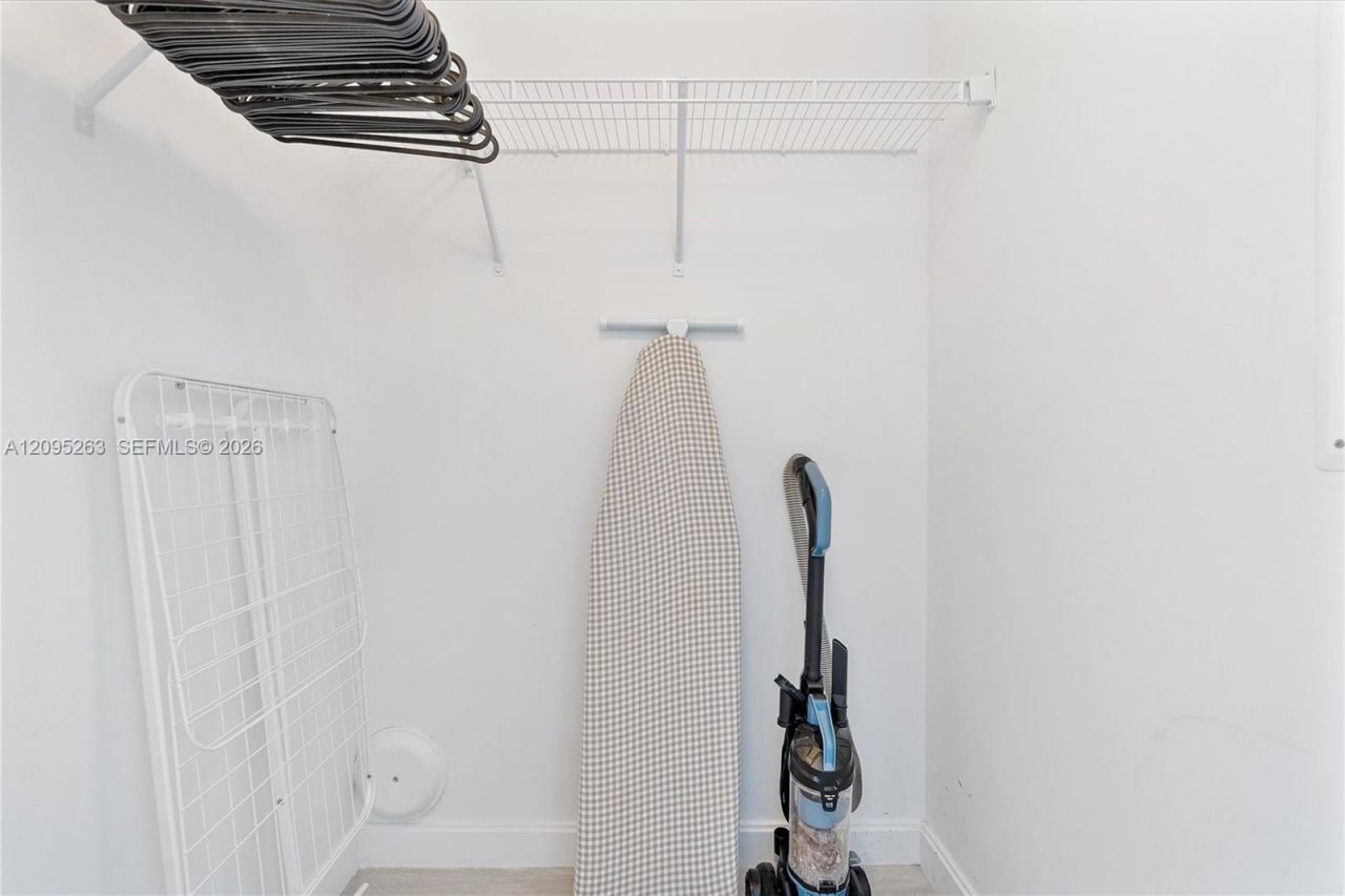 45 SW 9th St , Unit 1005, Miami, FL 33130 Photo