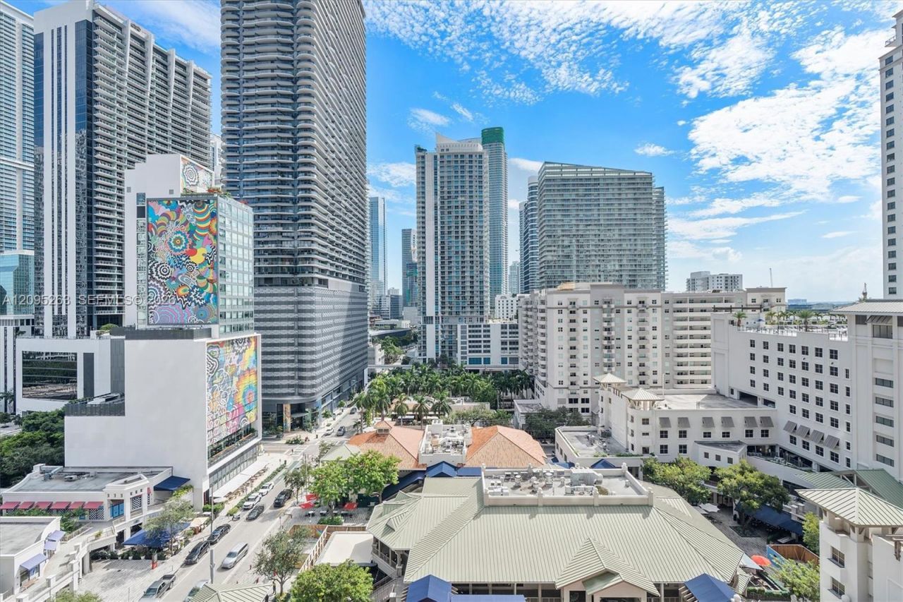 45 SW 9th St , Unit 1005, Miami, FL 33130 Photo