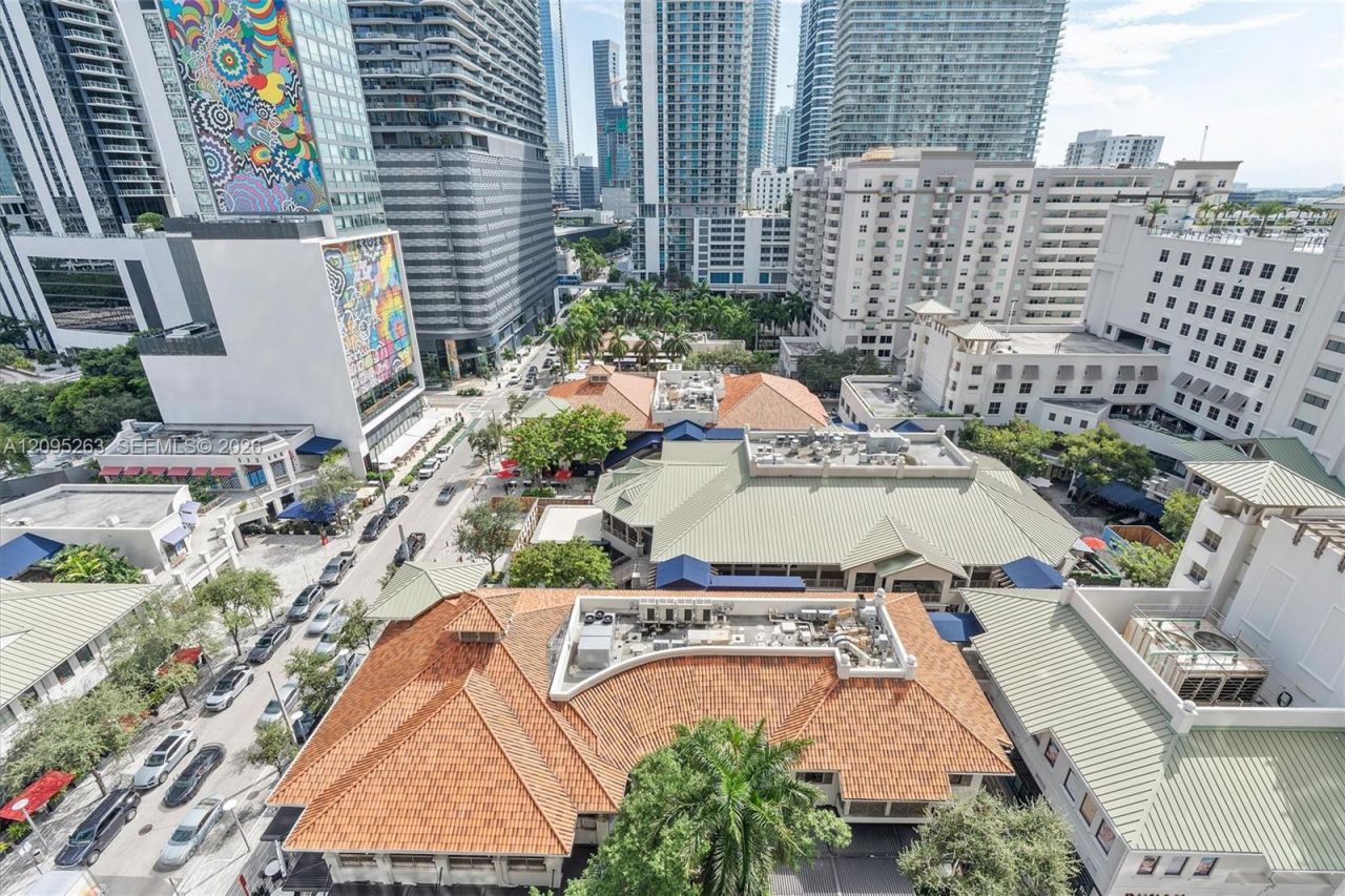 45 SW 9th St , Unit 1005, Miami, FL 33130 Photo
