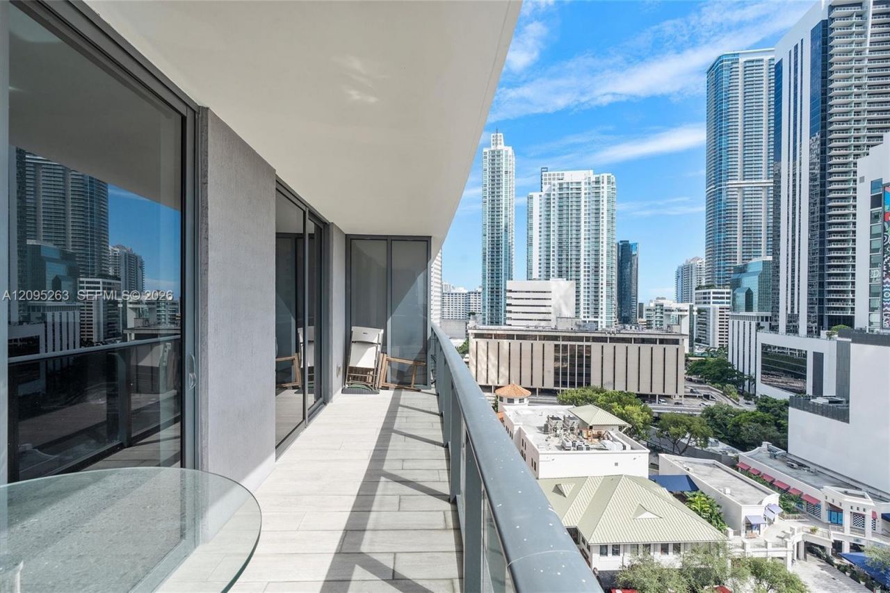 45 SW 9th St , Unit 1005, Miami, FL 33130 Photo