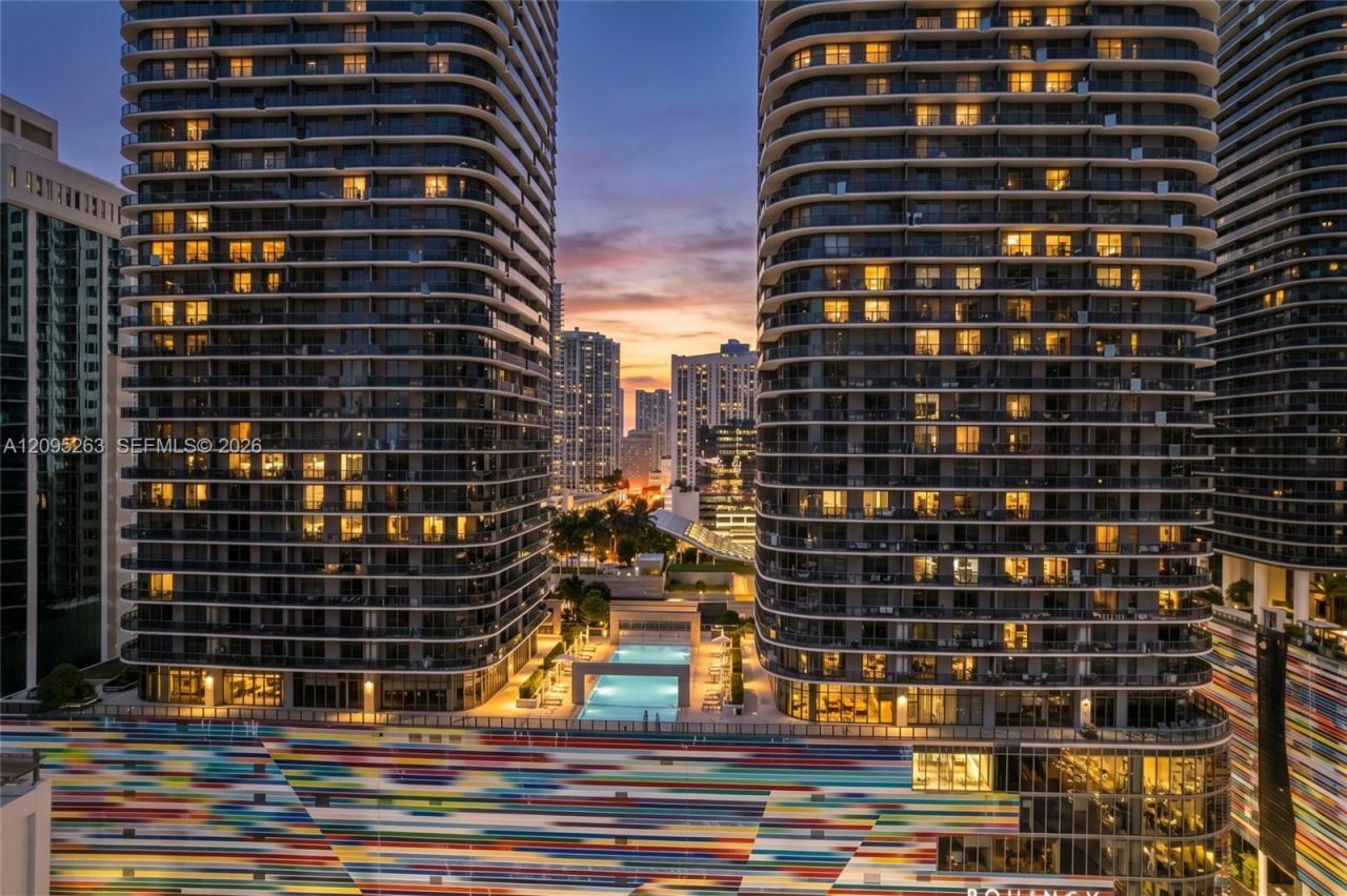 45 SW 9th St , Unit 1005, Miami, FL 33130 Photo