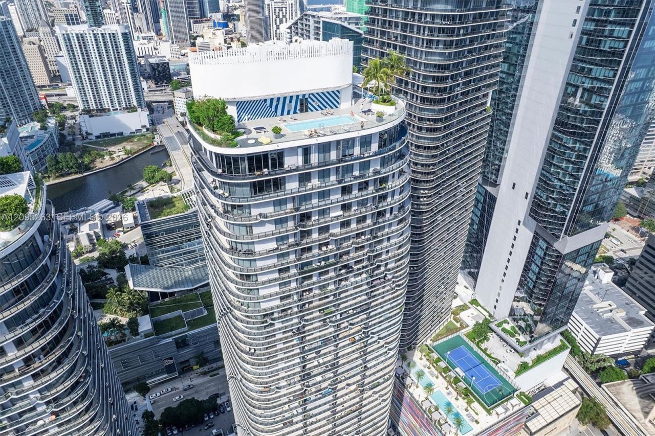 45 SW 9th St , Unit 1005, Miami, FL 33130 Photo