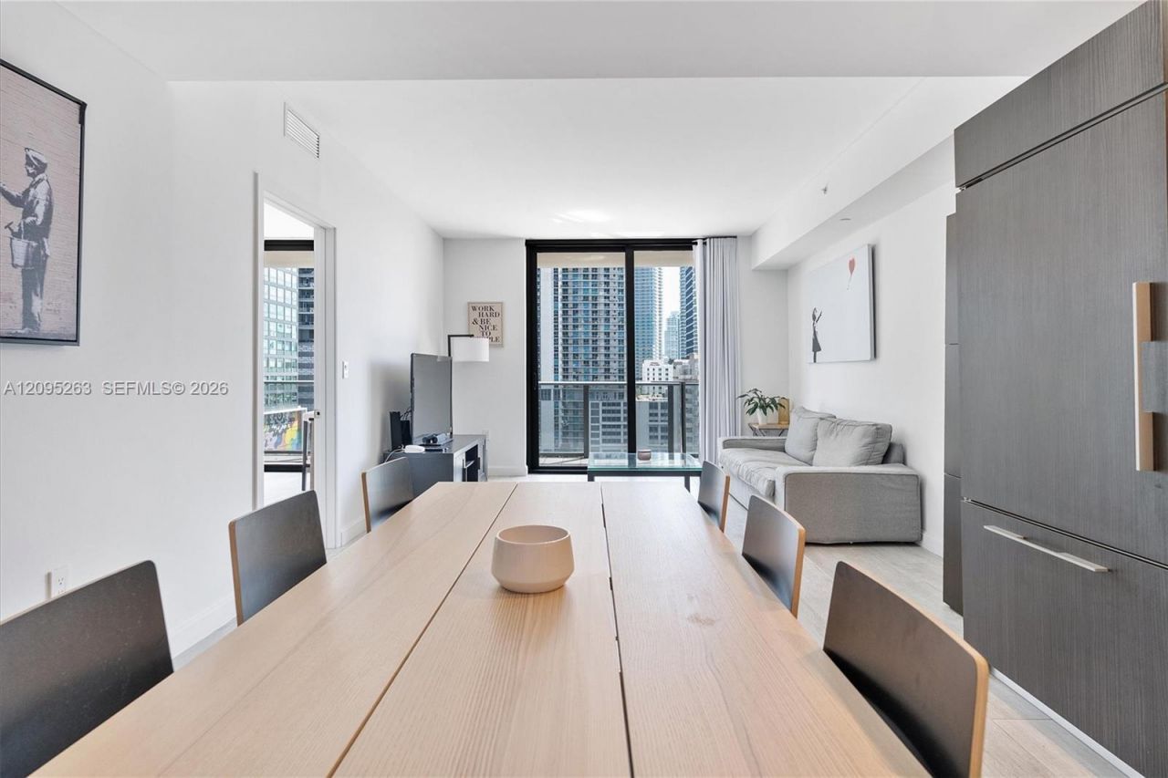 45 SW 9th St , Unit 1005, Miami, FL 33130 Photo