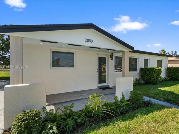 2850 NW 205th St , Miami Gardens, FL 33056