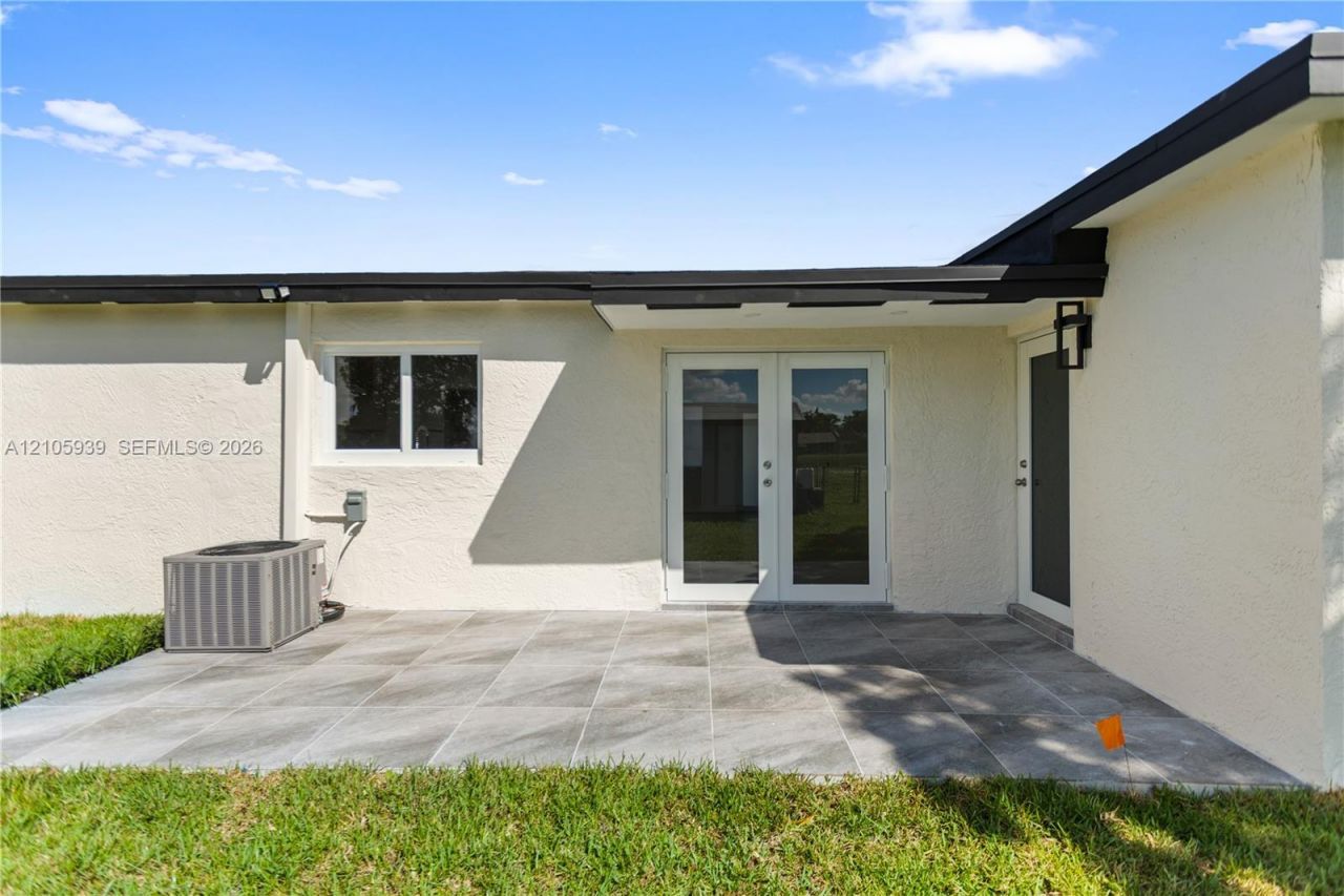 2850 NW 205th St , Miami Gardens, FL 33056 Photo