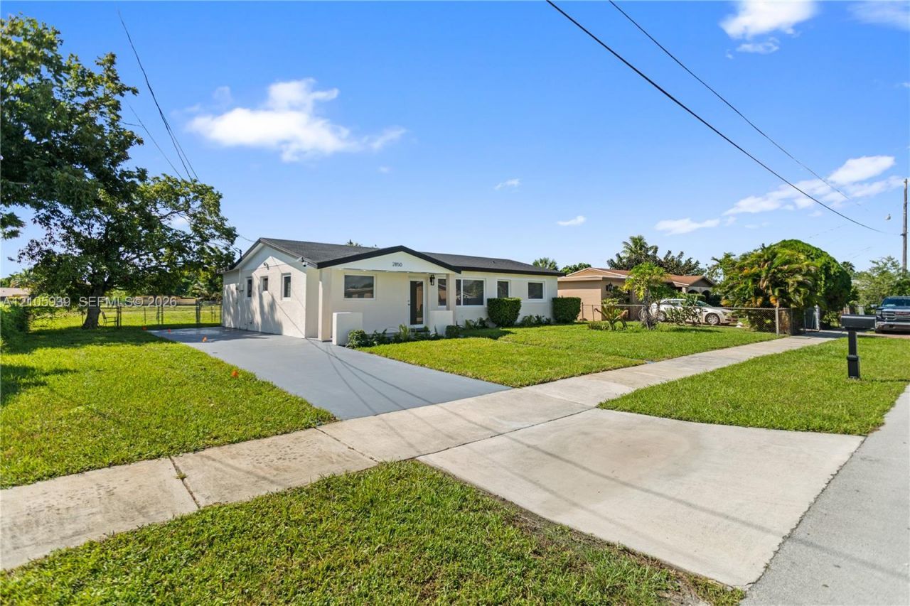 2850 NW 205th St , Miami Gardens, FL 33056 Photo