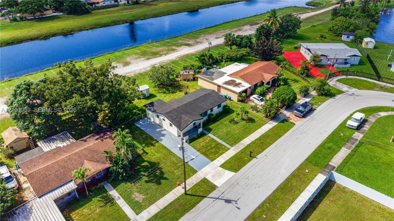 2850 NW 205th St , Miami Gardens, FL 33056 Photo