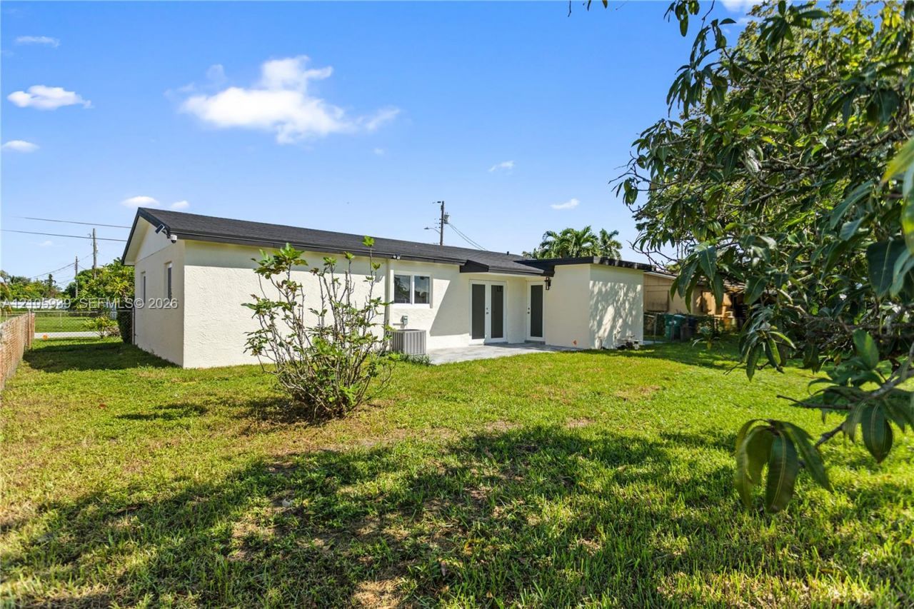 2850 NW 205th St , Miami Gardens, FL 33056 Photo