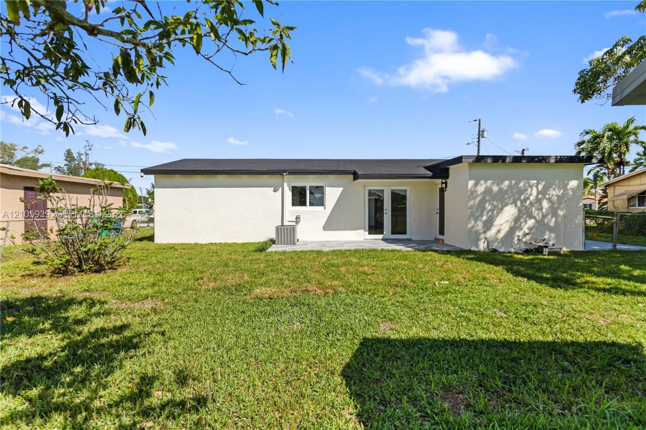 2850 NW 205th St , Miami Gardens, FL 33056 Photo