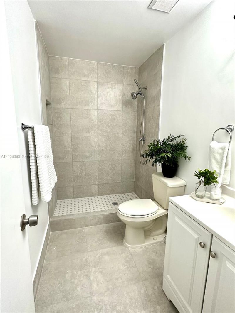 3694 NW 95th Ter , Unit 8M, Sunrise, FL 33351 Photo