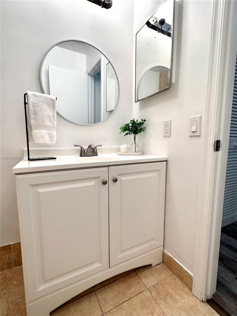 3694 NW 95th Ter , Unit 8M, Sunrise, FL 33351 Photo