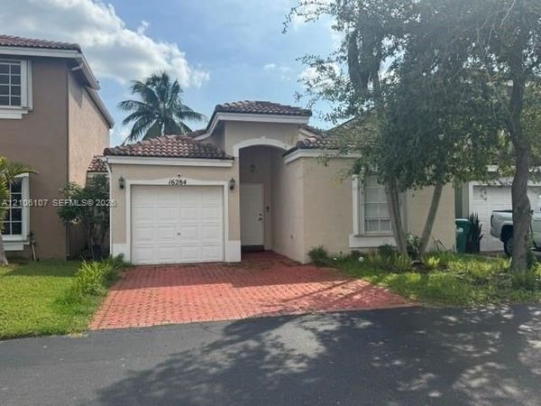 16284 SW 100th Ter , Miami, FL 33196