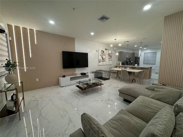 6450 NW 102nd Path , Unit 102, Doral, FL 33178