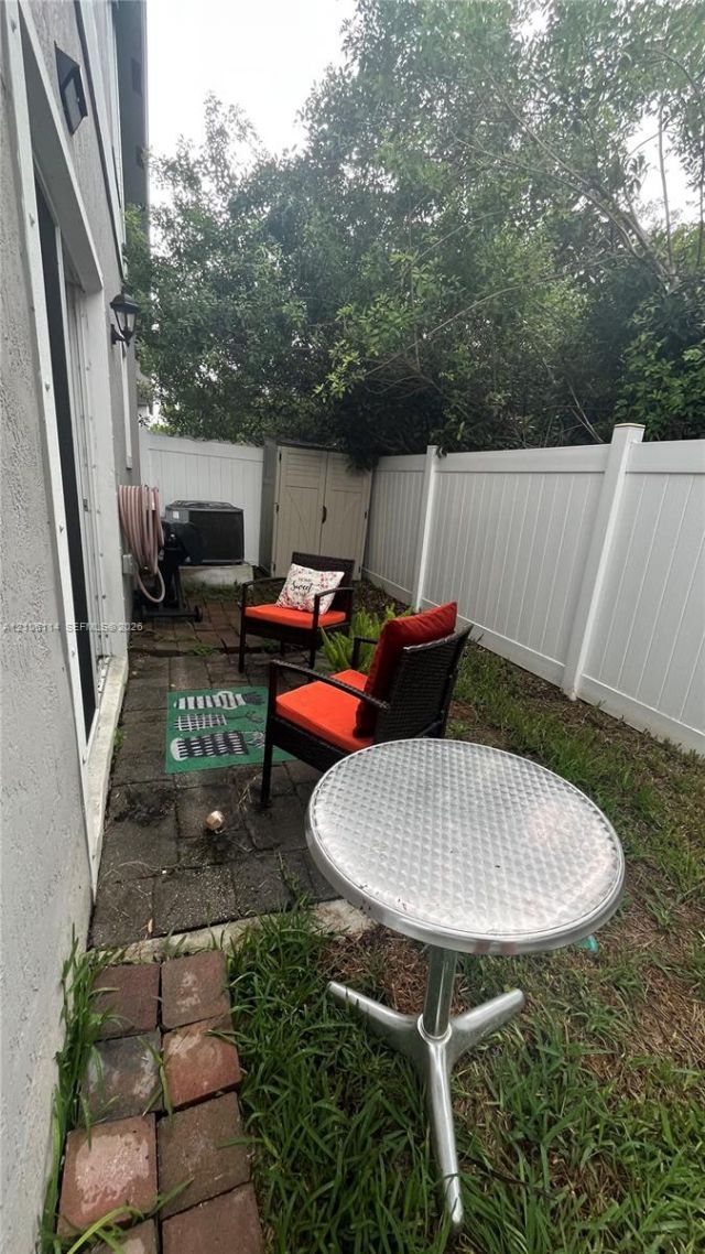 1883 SE 9th Ter , Homestead, FL 33034 Photo