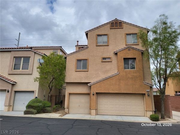 6926 Castle Mountain Avenue , Las Vegas, NV 89179
