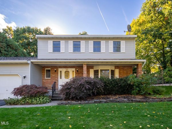 102 Old Coach Road, Clifton Park, NY 12065