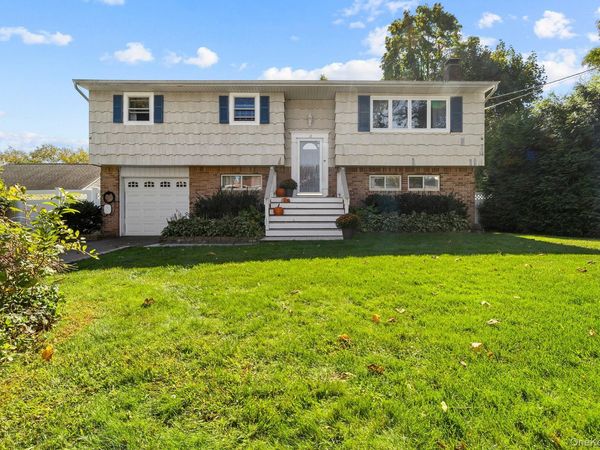 12 Bryan Street , Huntington, NY 11743