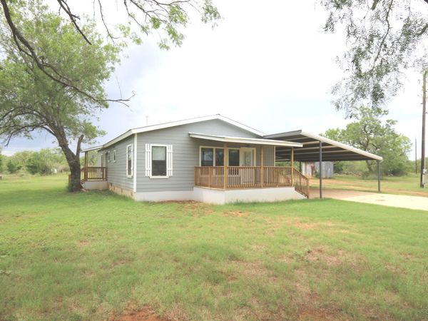 2257 CR 475, Nixon, TX 78140