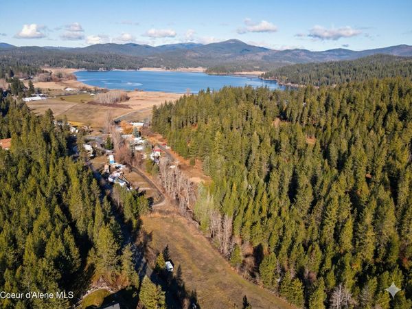 10176 N Cliff House RD, Hauser, ID 83854