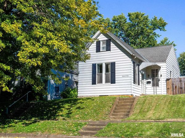 1609 ELM Street, Quincy, IL 62301