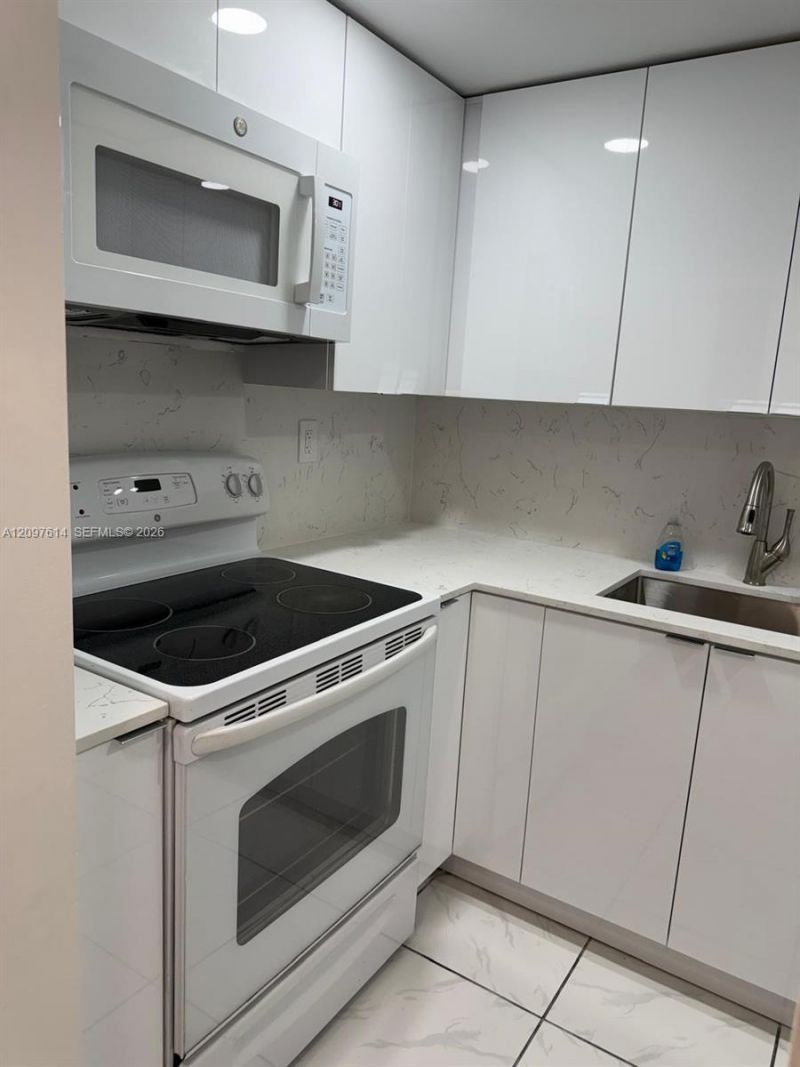 2899 Collins Ave , Unit 1738, Miami Beach, FL 33140 Photo