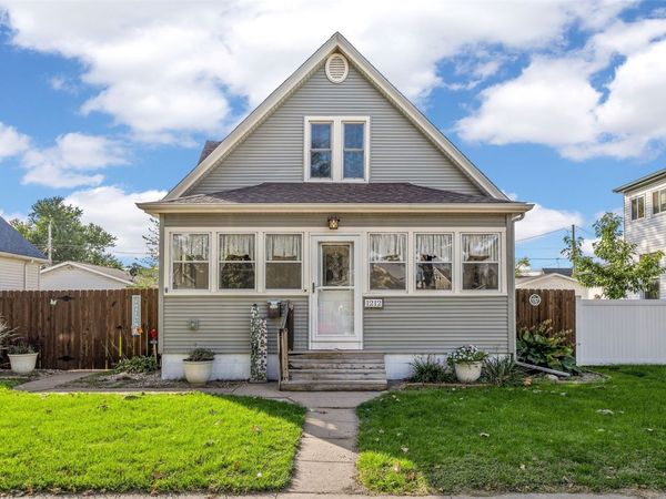 1212 K St SW, Cedar Rapids, IA 52404