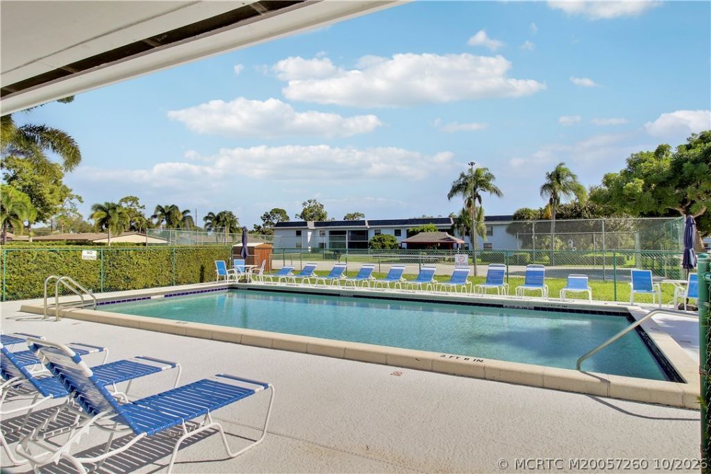 1200 SE Parkview Place Se, Unit F6, Stuart, FL 34994 Photo