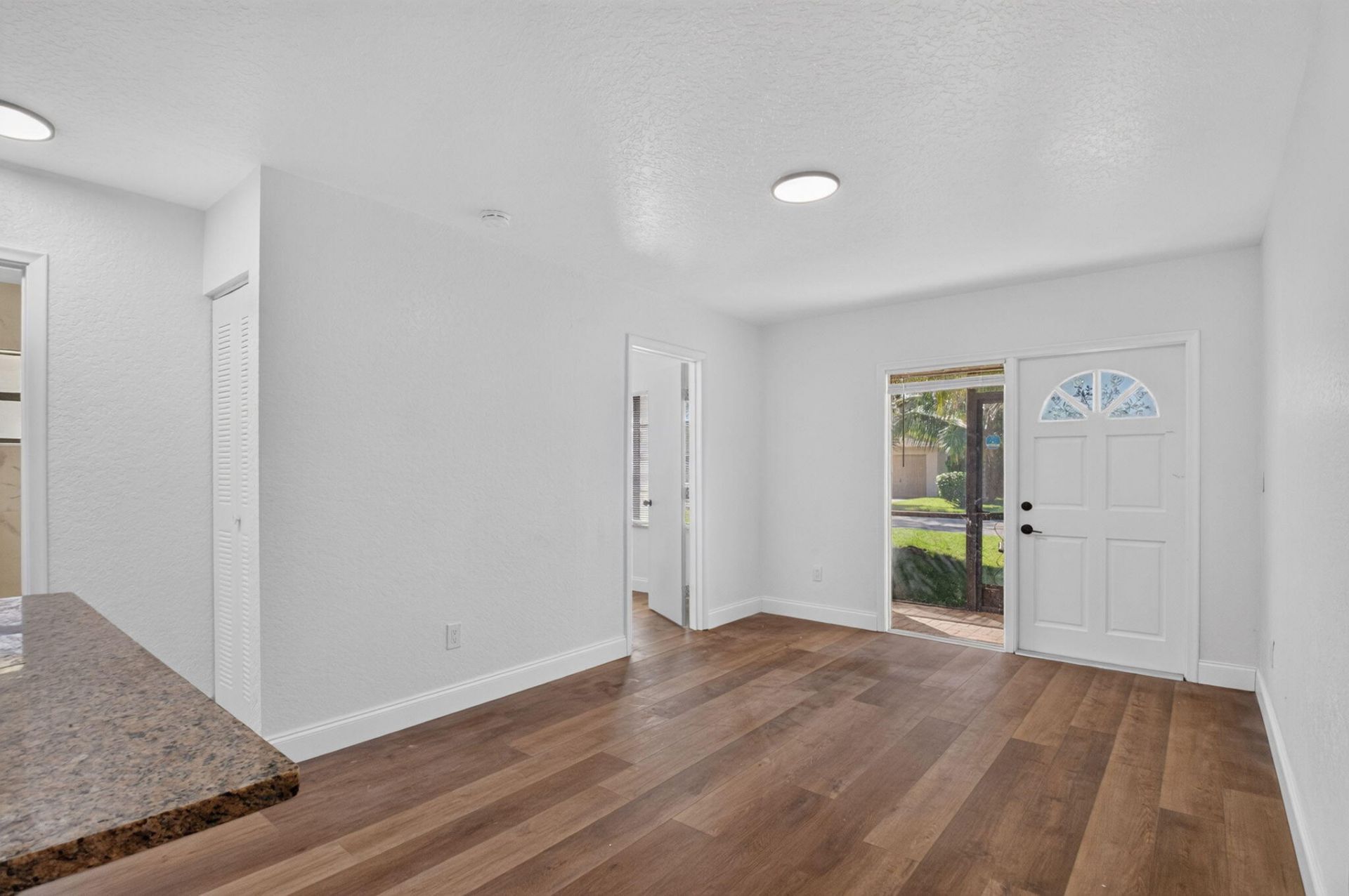 1323 Summit Run Circle, West Palm Beach, FL 33415 Photo