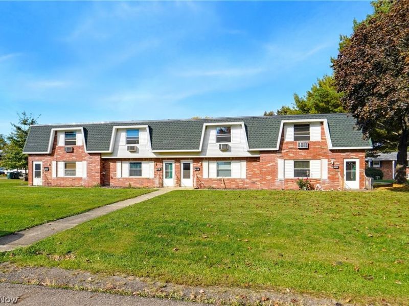 3340 Mollane Street NW, Massillon, OH 44646 Photo 2
