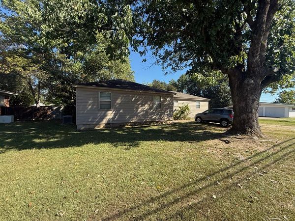 1205 S Erie Avenue, Russellville, AR 72801