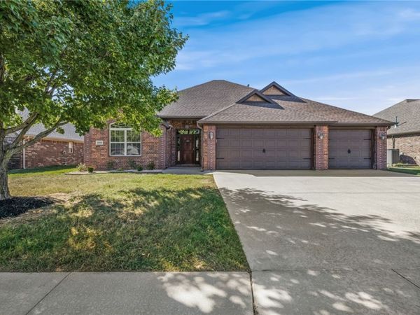 3000 N 18th Street , Rogers, AR 72756
