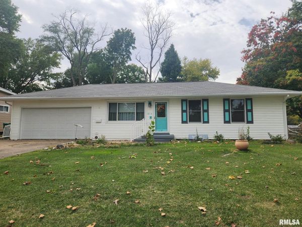 214 COLUMBIA Street, Macomb, IL 61455