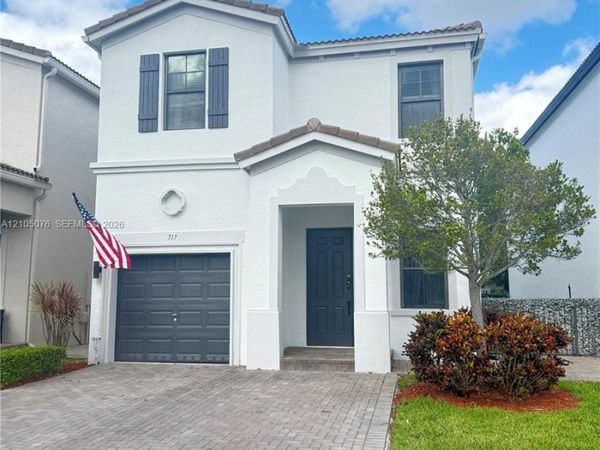717 NE 191st St , Miami, FL 33179