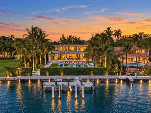 4395 Pine Tree Dr , Miami Beach, FL 33140