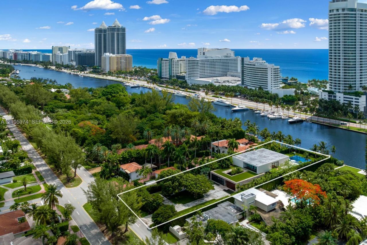 4395 Pine Tree Dr, Miami Beach, FL 33140 Photo