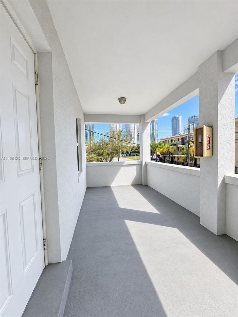 123 NW 15th St , Unit U, Miami, FL 33136 Photo