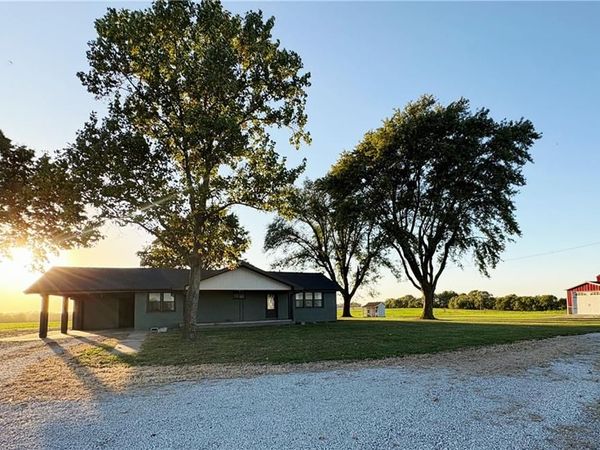 390 NW H Highway, Warrensburg, MO 64093