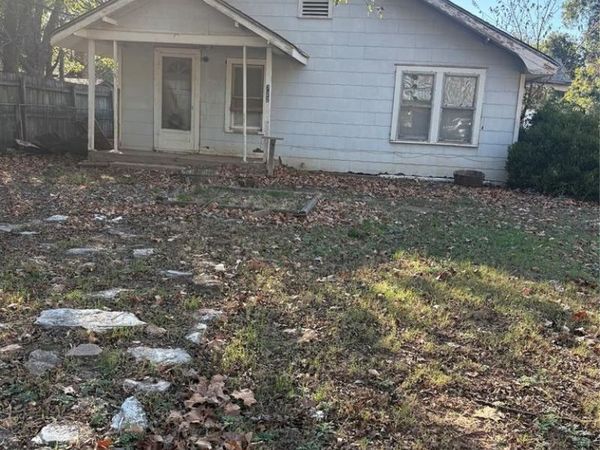 722 S 18th Street, Chickasha, OK 73018