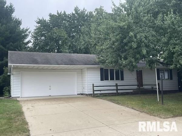 1220 W CHESTNUT Street, Chillicothe, IL 61523