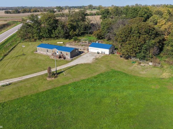 1601 310th Street, Eddyville, IA 52553