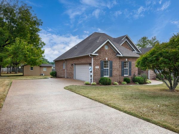717 S Clinton St , Athens, AL 35611