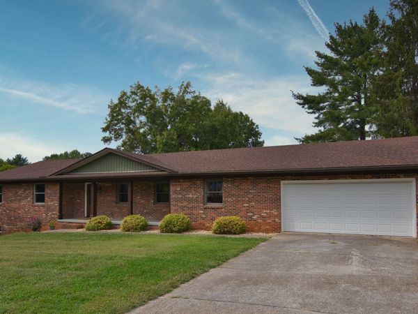 935 Devon Cir , Maryville, TN 37804