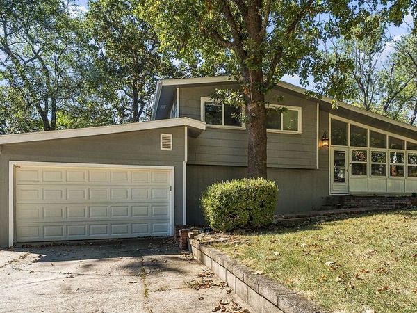 901 E Overcrest Street, Fayetteville, AR 72703