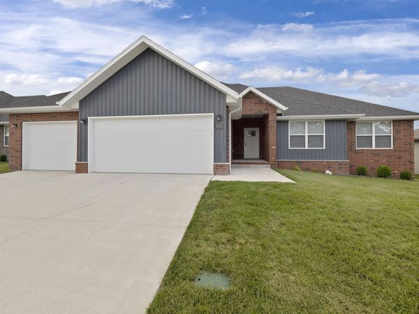 753 E Penzance Circle, Nixa, MO 65714