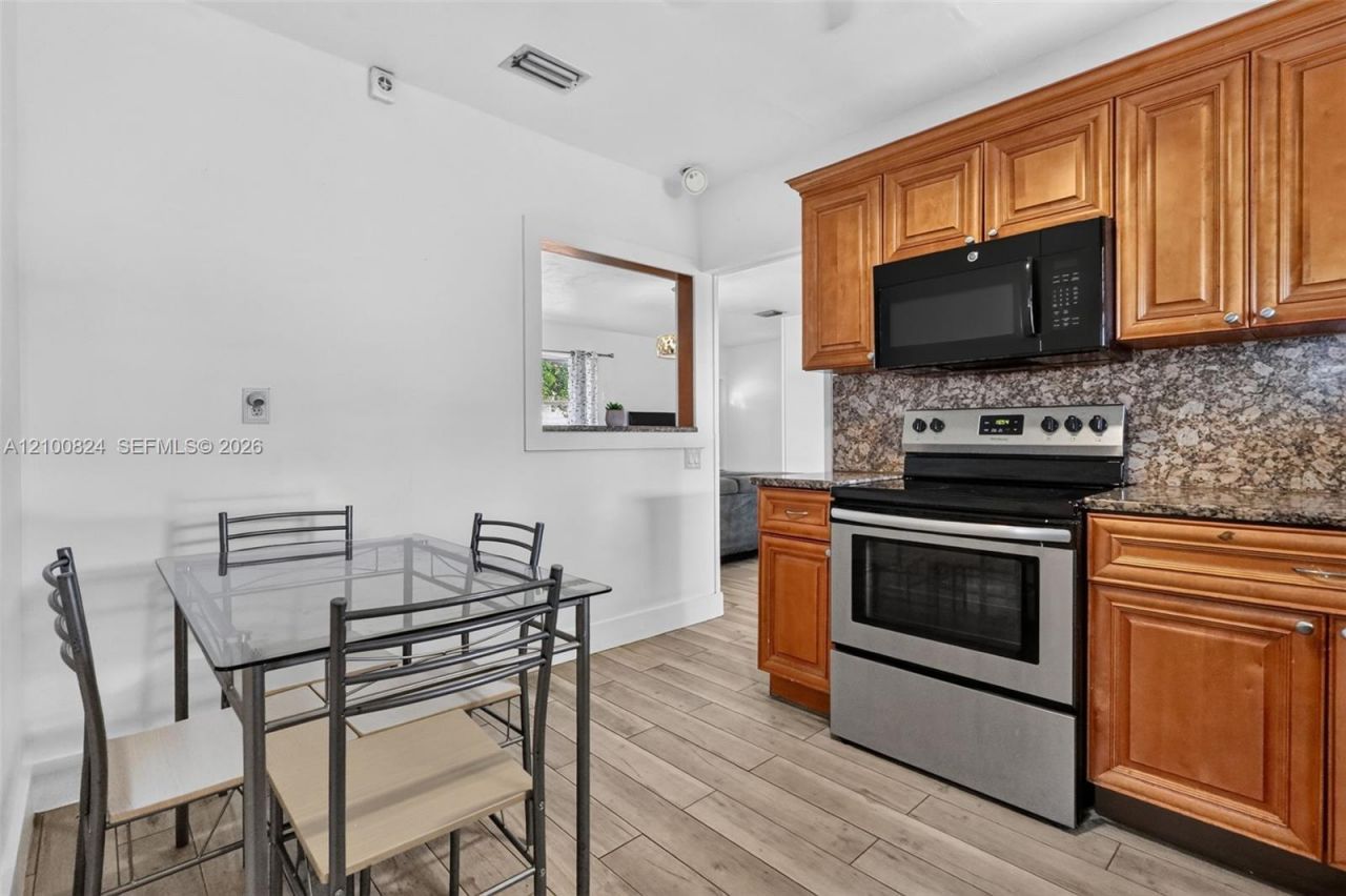 231 N 65th Ter , Hollywood, FL 33024 Photo