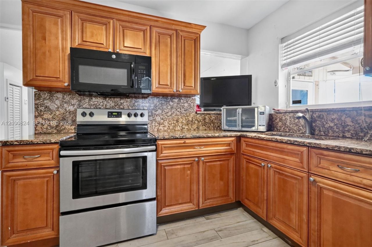 231 N 65th Ter , Hollywood, FL 33024 Photo