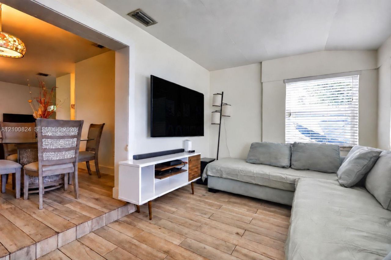 231 N 65th Ter , Hollywood, FL 33024 Photo