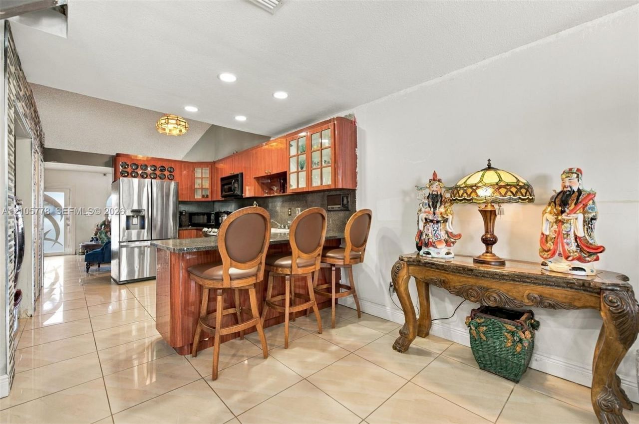 2756 W 54th St, Hialeah, FL 33016 Photo