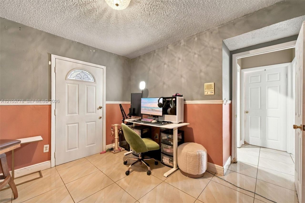 2756 W 54th St, Hialeah, FL 33016 Photo